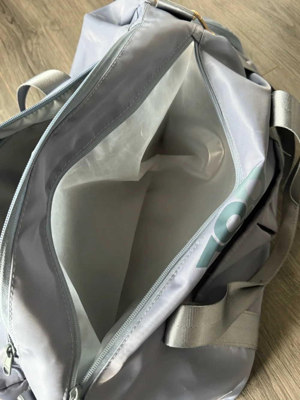 J80 Duffel Bag - Picture 4 of 8